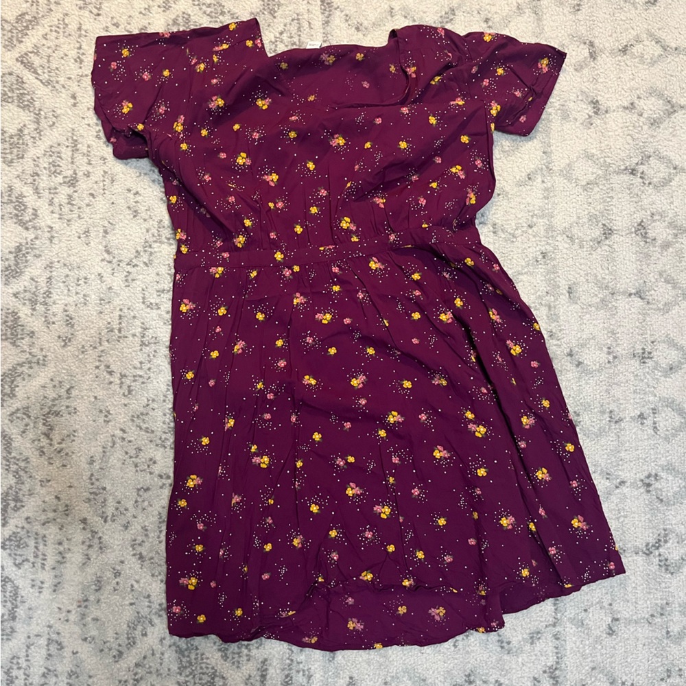 Women’s Mini Dress with Elegant Flowers